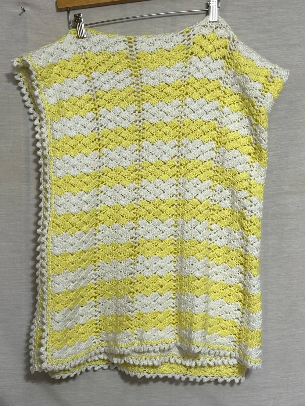 Vintage Handmade Crochet Yellow White Baby Blanket Afghan 44x52